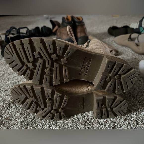 Women's Tan Lace-Up Boots - Picture 4 of 5